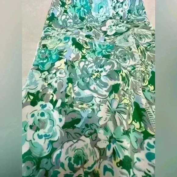 Gottex Yoga/active wear pants, M, length is 31” mid calf length, with 2 pockets - Picture 2 of 7